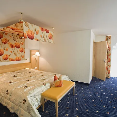 Hotel Basler Hof 4*